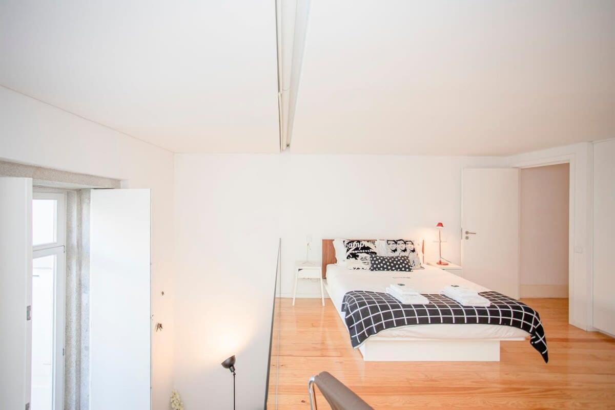 Liiiving In - Garden Light Mezzanine Apartment *